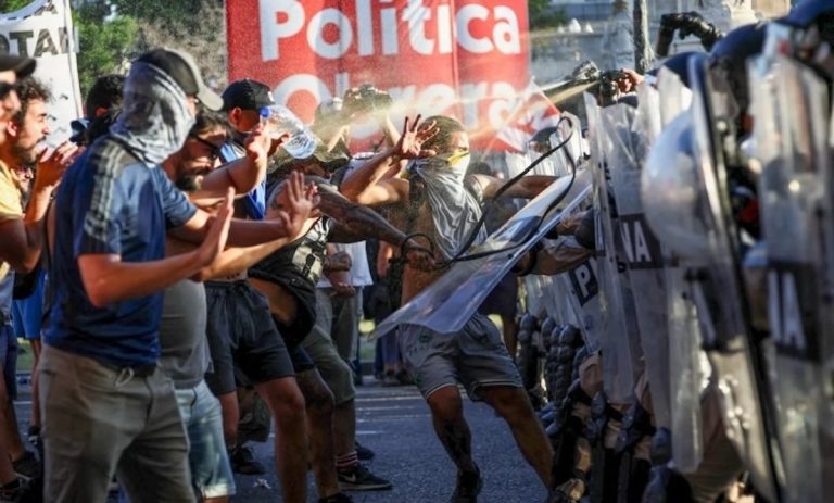 El Gobierno solicitó que se embarguen los bienes de los manifestantes que causaron destrozos en el Congreso
