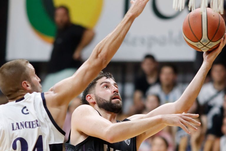 Liga Argentina de Básquet: Pico le ganó al “lobo” platense y sigue en el camino de la victoria