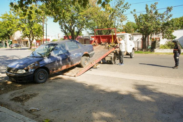 El municipio lleva retirados 25 vehículos abandonados en la vía pública