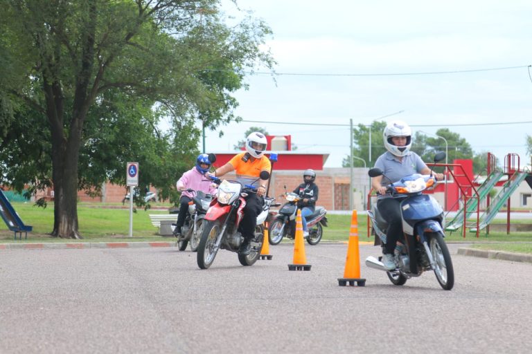 “Esta es la primera vez que hacemos este tipo de prácticas en este lugar con instructores”, afirmó Gandino sobre la capacitación a motociclistas piquenses