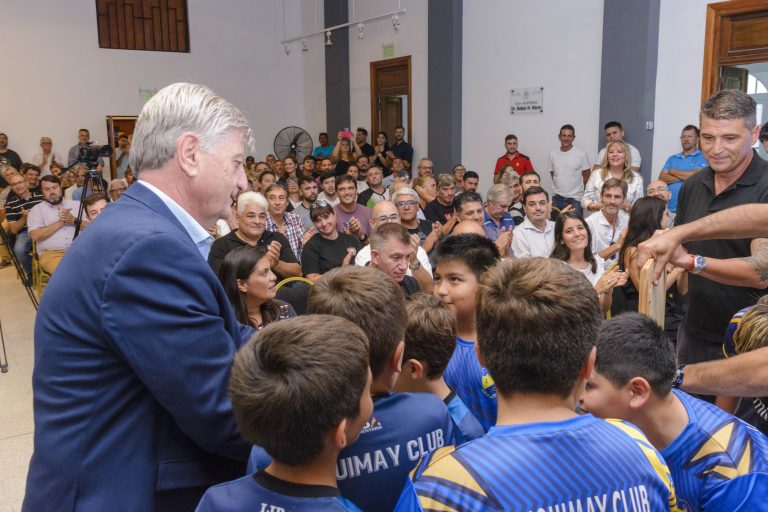 “Una hora más en el club es una hora menos en la calle” expresó Ziliotto al anunciar una inversión de $1.500 millones para las instituciones deportivas