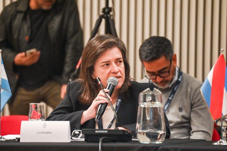 Reclamo de La Pampa por la eliminación de la barrera sanitaria al sur del río Colorad resalta en encuentro nacional agroindustria