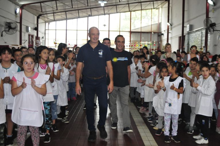 Emoción y recuerdo en General Pico: homenaje a los héroes de Malvinas en la Escuela N°84