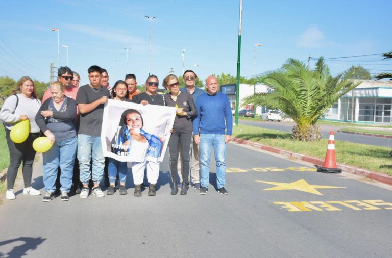 Víctimas de tránsito: se pintaron 2 estrellas amarillas para recordar a Selene García y Franco Aníbal Cruz