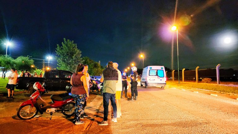 Tres heridos en un choque entre 2 motos en el Paseo Belgrano