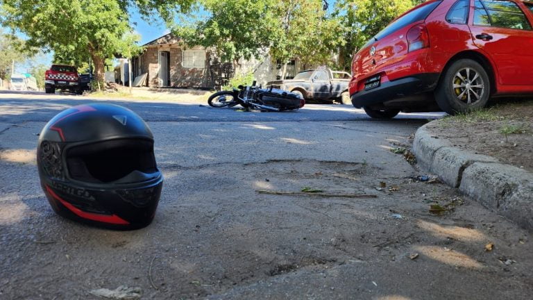 Chocaron un auto y una moto en la esquina del Polo Tecnológico