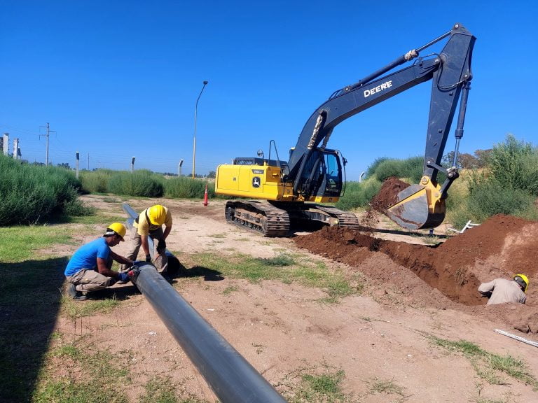 Acueducto Aeropuerto de General Pico: la sistematización de 13 perforaciones que se unificarán en este conducto de 9.000 metros lineales marcha en un 30%