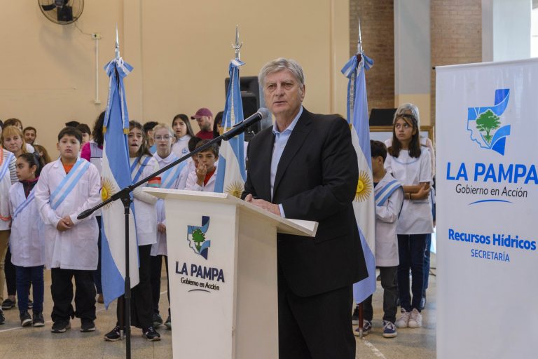 “Seguimos luchando para que Mendoza nos devuelva el río Atuel y para que se constituya el Comité de Cuenca del Río Salado.”, aseguró el gobernador Sergio Ziliotto