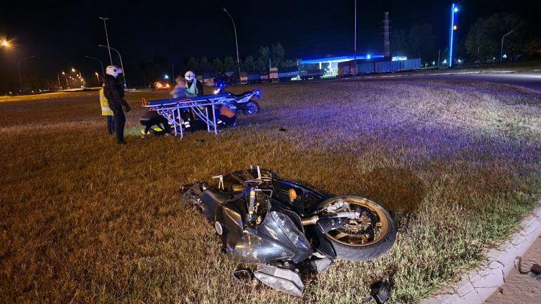 Murió el motociclista tras el grave accidente que sufrió anoche en la rotonda de Pueblo Nuevo