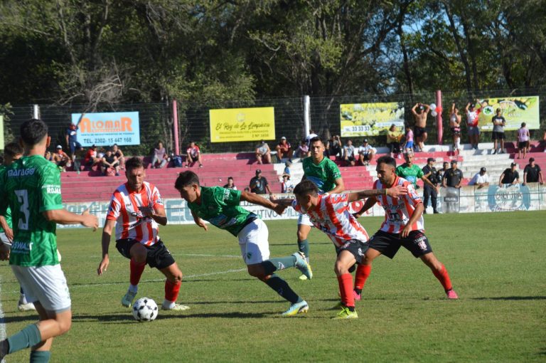 Se suspendió el clásico entre Costa y Ferro: cayeron proyectiles al campo de juego