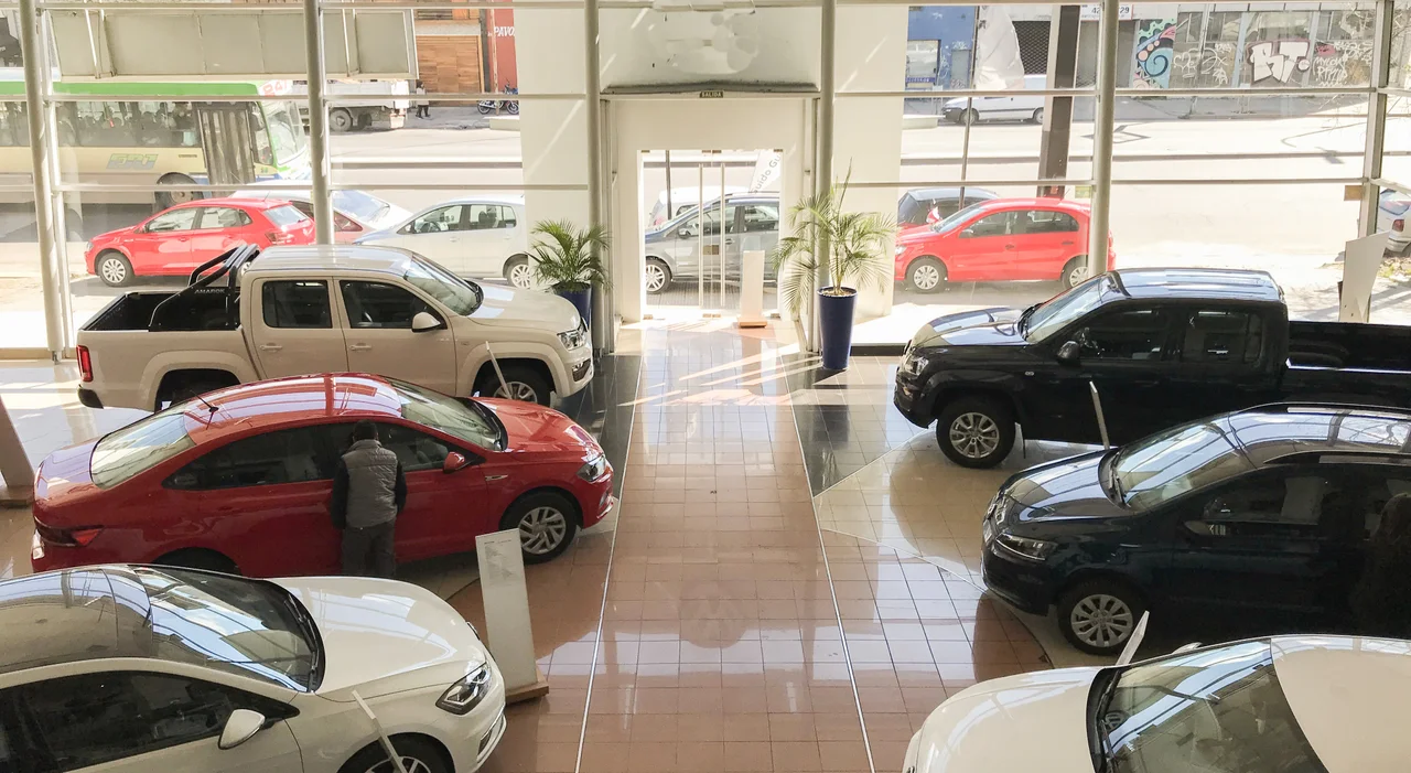 La venta de auto 0KM cayó un 12,1% en el primer trimestre del 2024 respecto al mismo periodo en 2023
