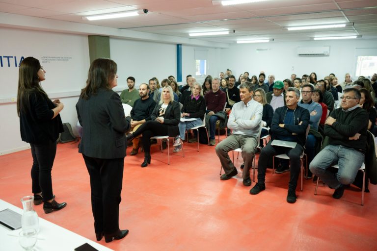 General Pico explora el potencial del cáñamo en jornada de debate con expertos y autoridades