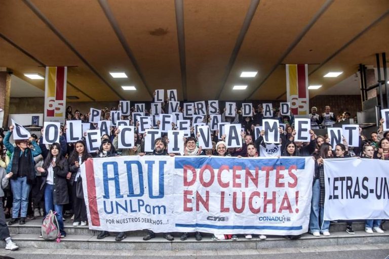 Defensa de las universidades: los salarios sufrieron “una pérdida abismal, que se retrotrajeron al 2003, el peor momento de la historia”, declaró la docente y representante de ADU, María Emilia Orden