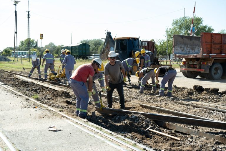 Reconstrucción y repavimentación de cruce ferroviario en General Pico: cierre de tránsito esta semana