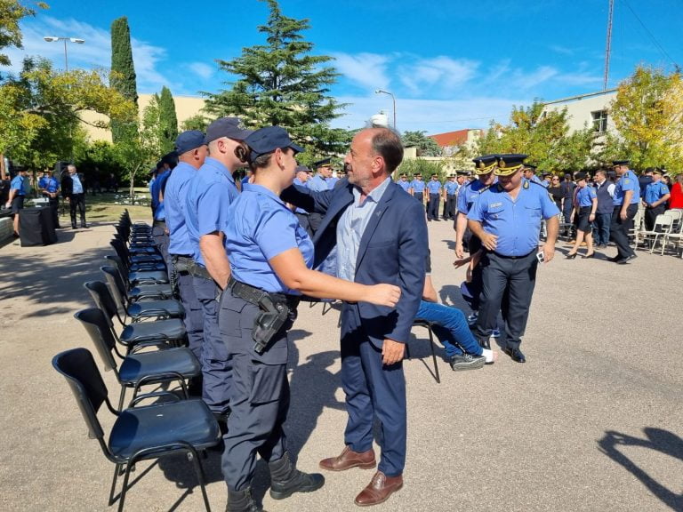 Día Nacional de la Policía: Di Nápoli reconoció al personal pampeano que arriesga “sus vidas para cuidar a otros de forma desinteresada”