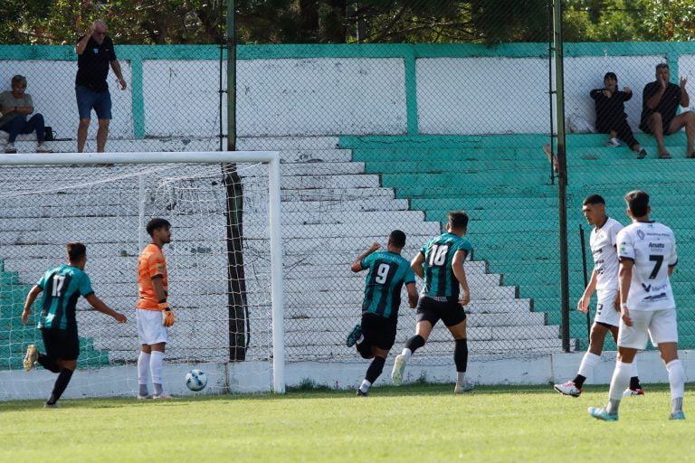 Ferro de Pico no reaccionó a tiempo y perdió su primer partido en el Federal