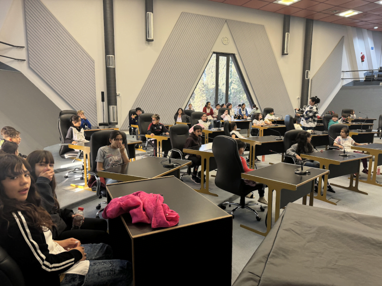 “Educación para la Democracia”: Alumnos visitan la legislatura pampeana
