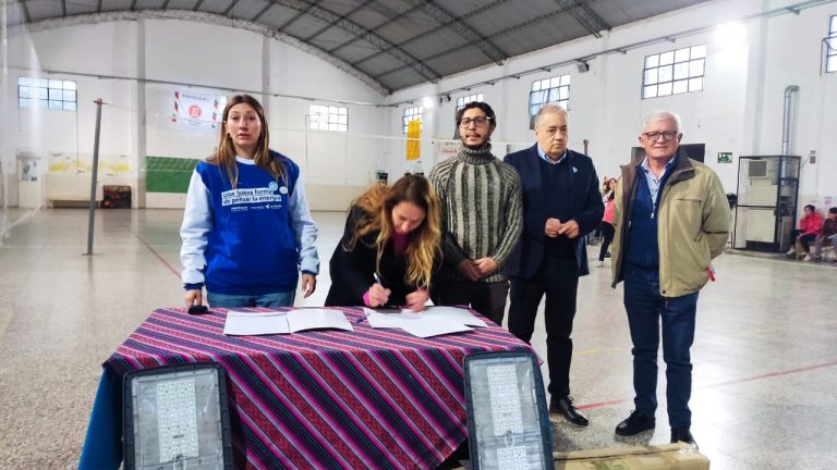 Entregan luminarias Led para el salón de usos múltiples del Centro Juvenil Campito Naim de General Pico