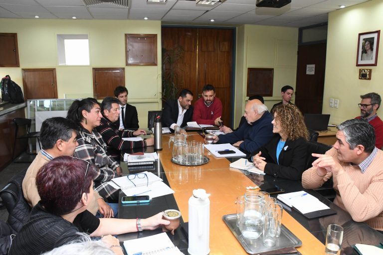 El Gobierno pampeano hizo dos ofertas posibles en la paritaria estatal: 15% o 10% y suma fija de $100 mil
