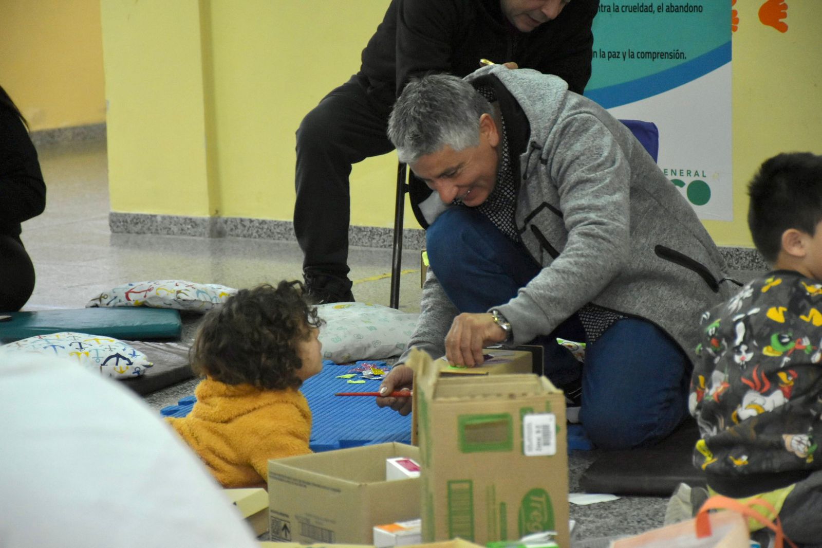 Promueven la creatividad infantil con la iniciativa ‘No es una caja’ en colaboración con instituciones locales en General Pico