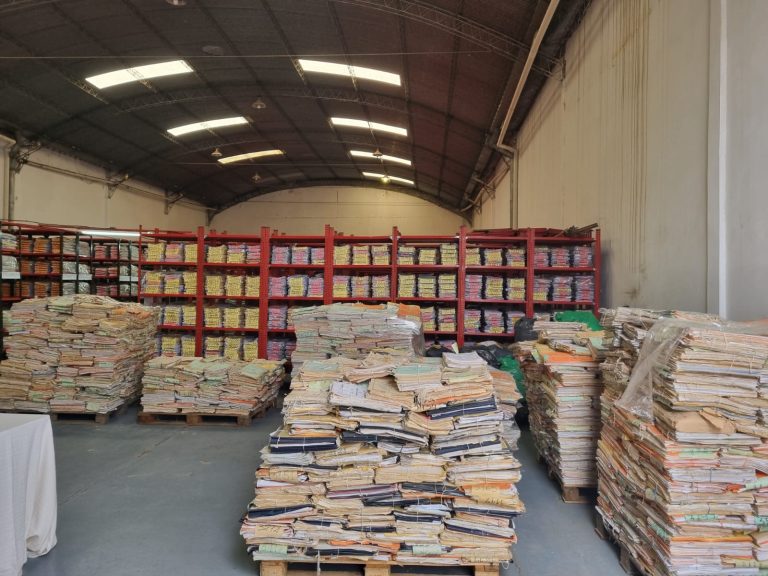 Donación de papel: entregan  14.000 expedientes a la cooperadora del Hospital Gobernador Centeno