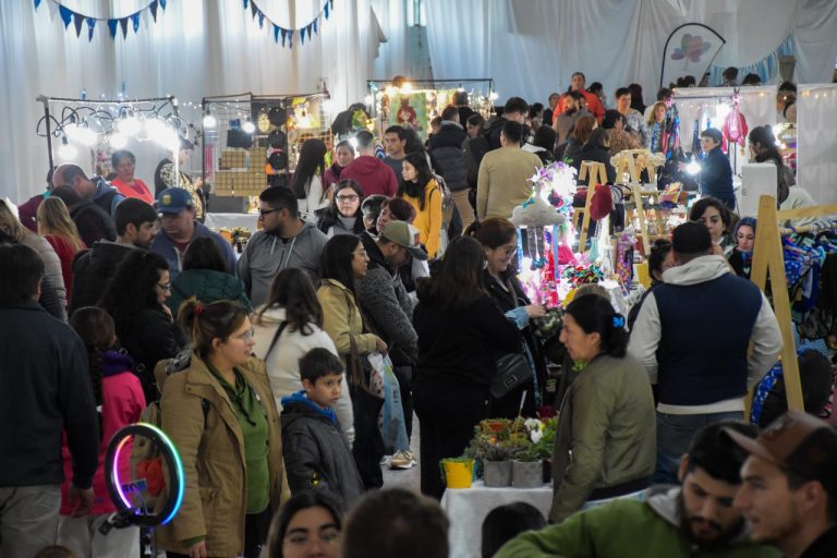 Gran concurrencia de gente en la feria Patria realizada en Ferro