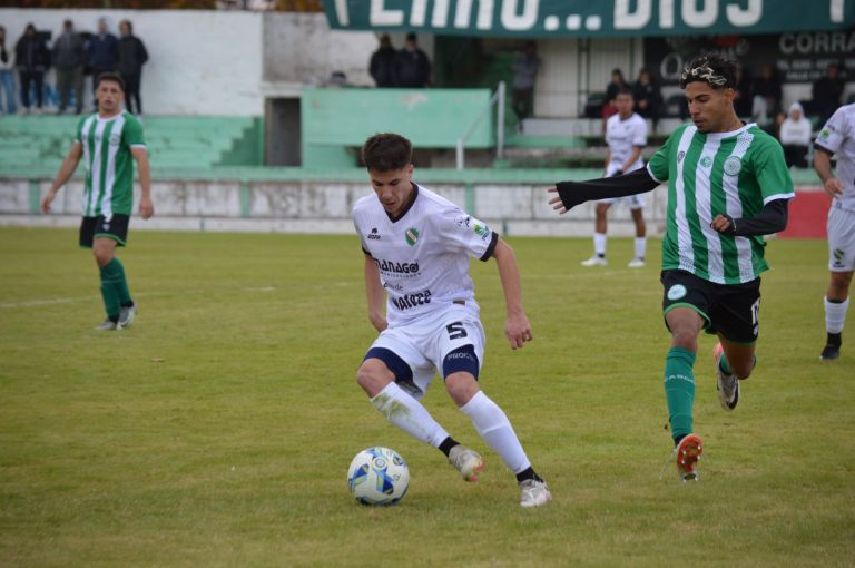 Ferro de Pico terminó festejando el empate con Camioneros en el “Coloso”