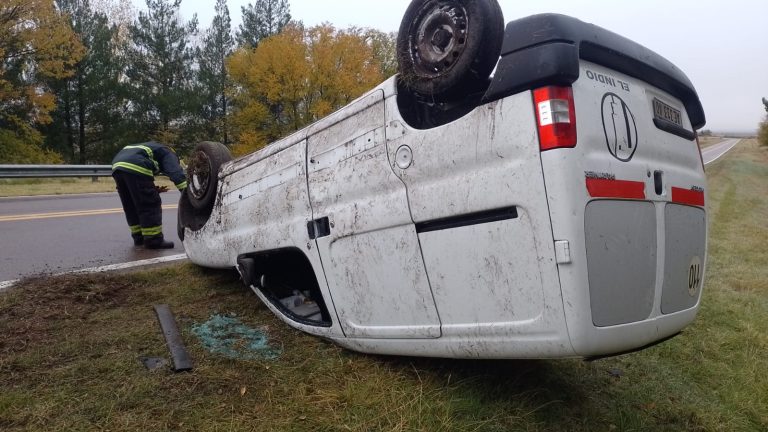 Conductora Ilesa tras vuelco de vehículo en Ruta Nacional 35