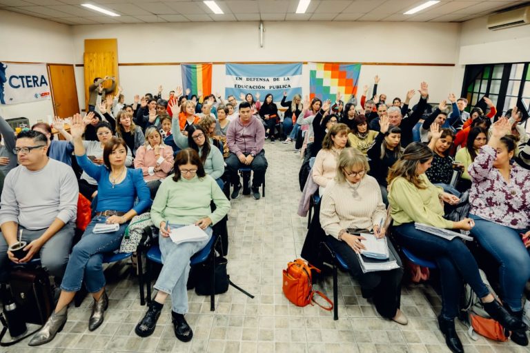 Congreso de Utelpa: Si no hay arreglo salarial, los docentes van al paro