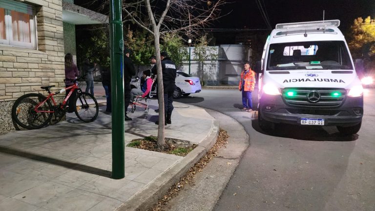 Ciclista terminó en observación tras ser impactada por un auto