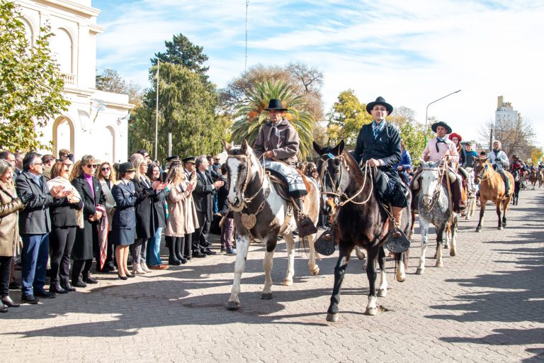 Acto del 25 de Mayo en General Pico: “Es necesario restablecernos como sociedad para volver a construir esa unión que nos enseñaron estos hombres y mujeres en la Revolución”