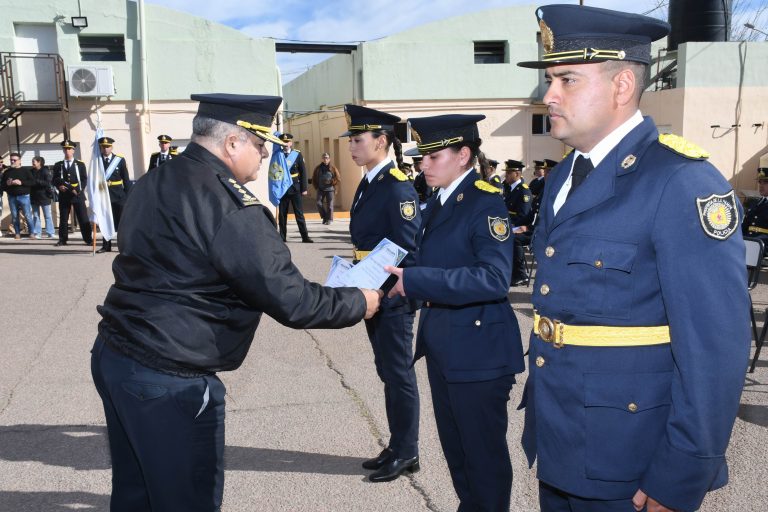 Egresó la 11° Promoción de Agentes de la Policía de La Pampa: 57 jóvenes culminaron esta etapa que demandó mucha “determinación y compromiso”
