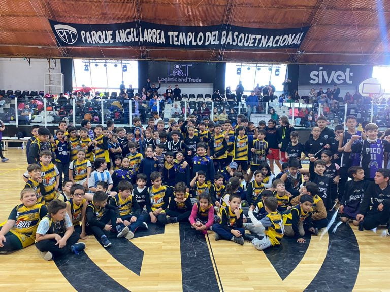 Comenzó el Torneo Provincial de mini básquet y los más pequeños jugaron en las canchas de General Pico