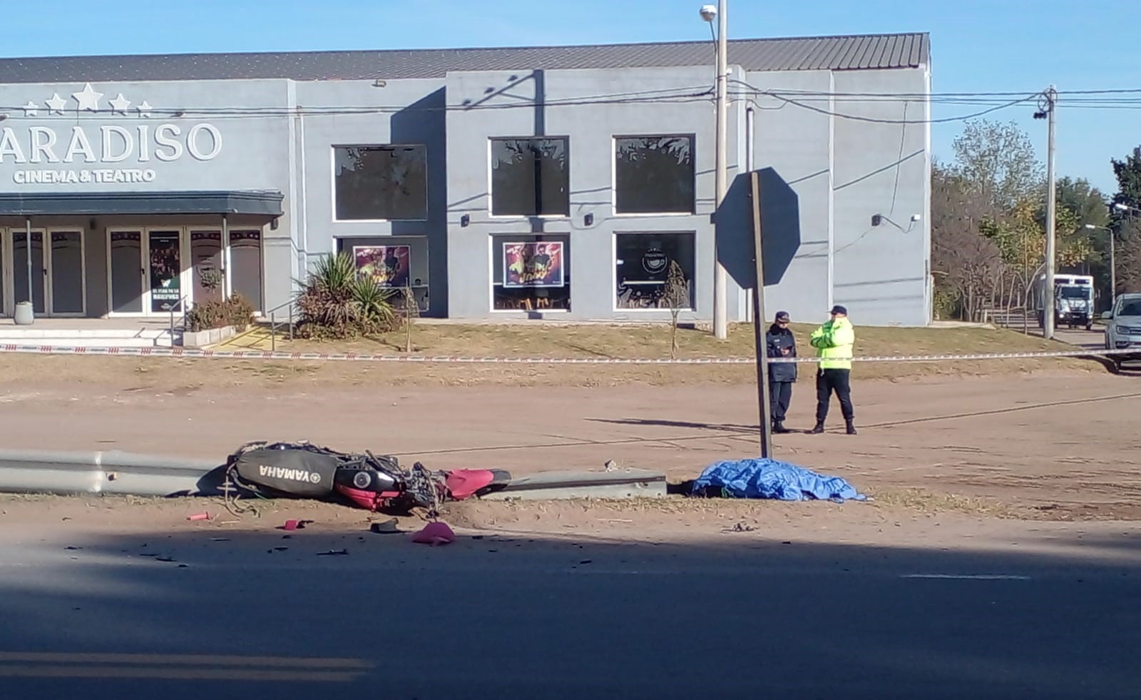 Accidente fatal en ruta 35: murió un motociclista tras chocar con una grúa