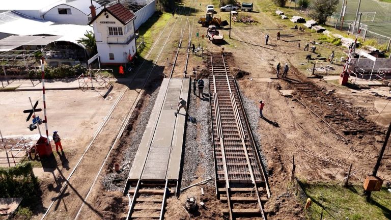 Este fin de semana culmina la obra en el paso a nivel de la calle 10 y se abre al tránsito