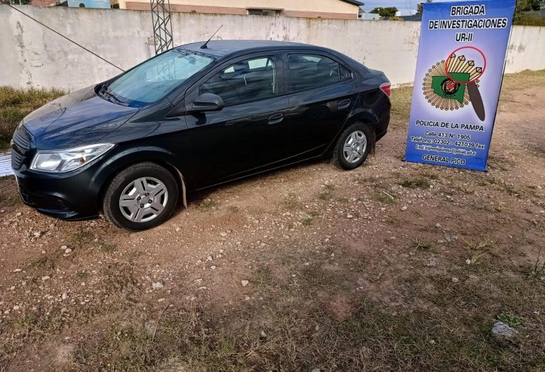 Entregó un auto robado en Santa Rosa como parte de pago de otro vehículo en una agencia de General Pico