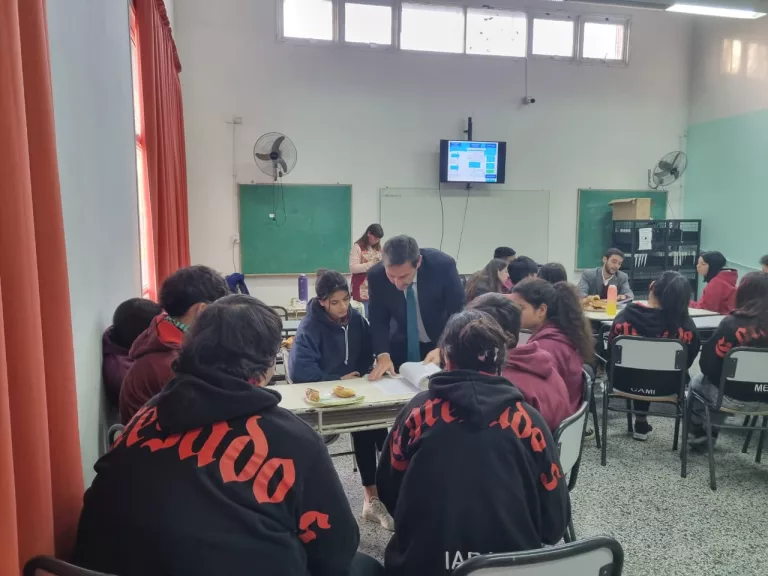Educación + Justicia: funcionarios de General Pico brindaron un taller sobre el fuero penal en el colegio Héroes de Malvinas de Trenel