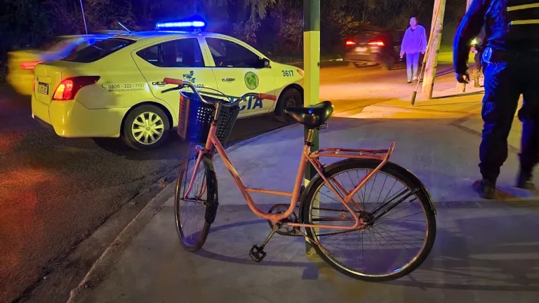 Una ciclista de 65 años fue asistida tras un incidente con un auto