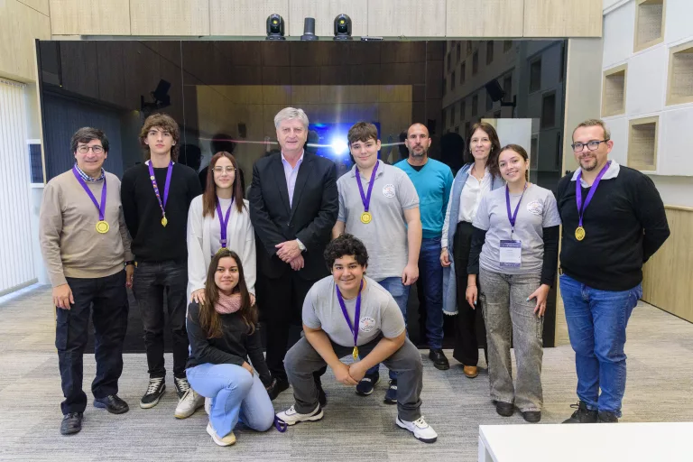 El Gobernador Ziliotto recibió a integrantes del club de ciencia de Luiggi premiado a nivel internacional