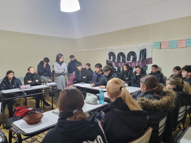Educación + Justicia: funcionarios de General Pico brindaron un taller en el Instituto Heguy de la Sagrada Familia en Intendente Alvear