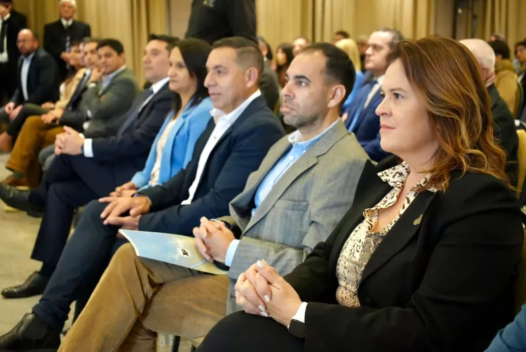 Intendenta Fernanda Alonso aborda desafíos de gobiernos locales en encuentro nacional
