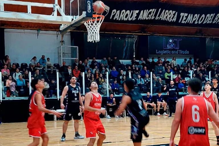 Pico FC y Atlético Villegas celebran en casa: clasifican a semifinales del torneo provincial básquet