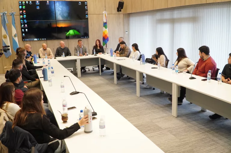 Formación para futuros líderes políticos en La Pampa: 21 jóvenes que fueron seleccionados para esta nueva edición