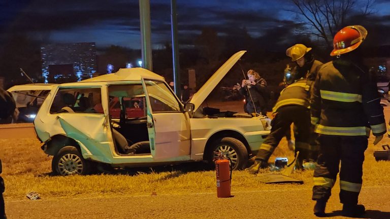 Triple choque en la Avenida Brunengo: el Hospital informó el estado de los accidentados