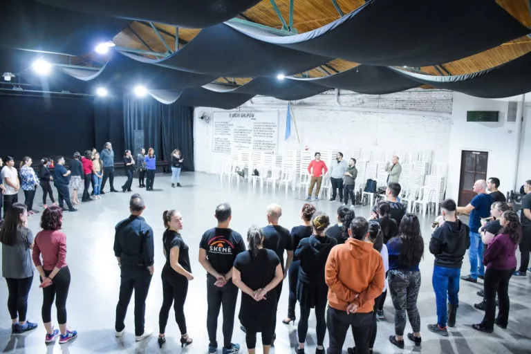 Avanzan los exámenes de la diplomatura de danzas folklóricas con docentes de Buenos Aires