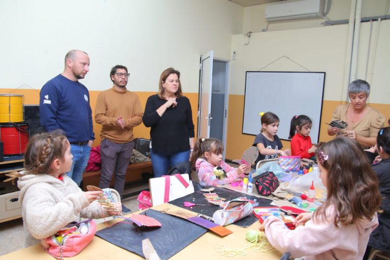 La intendenta Fernanda Alonso visita talleres municipales para promover espacios formativos