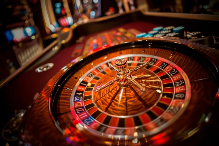 Cómo aprovechar el simulador gratis de ruleta para probar estrategias de juego