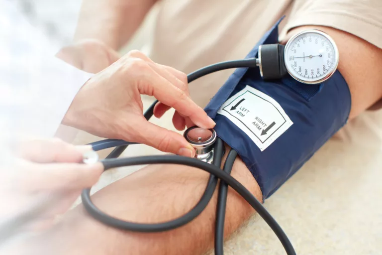 La hipertensión arterial, ¿tiene relación con las cervicales?