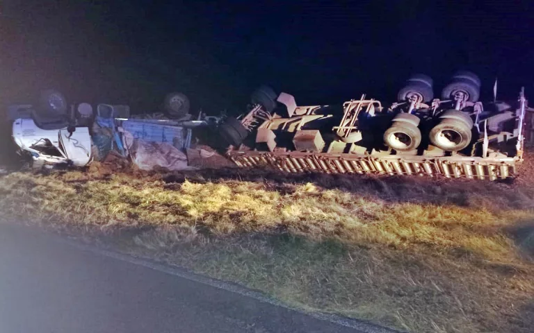 Vuelco de Camión en Ruta Provincial 2: transportaba una carga de maní