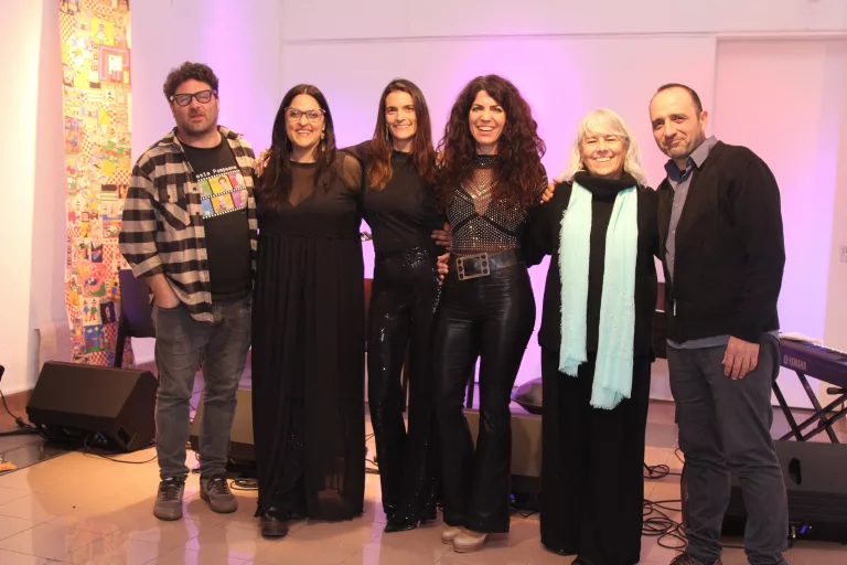 La Casa de La Pampa en Buenos Aires se llena de música y reclamos por los Ríos Pampeanos
